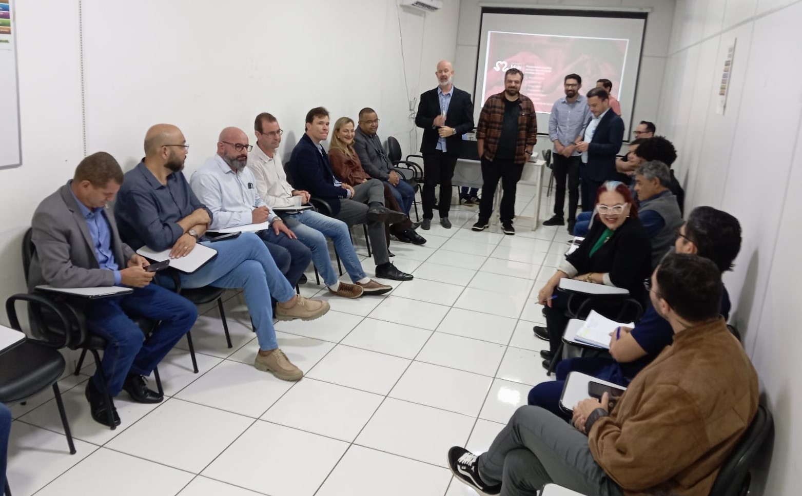 Vereadores participam de reunião no Hospital Regional ´Dr. José de Simone Netto´